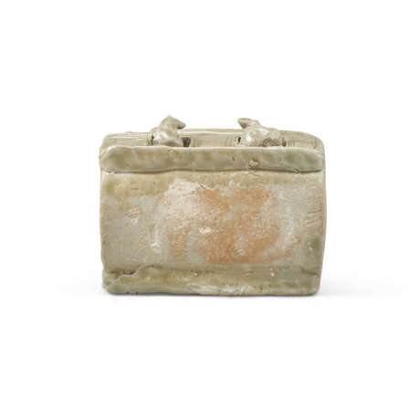 A YUE CELADON MODEL OF A CHICKEN COOP - photo 3