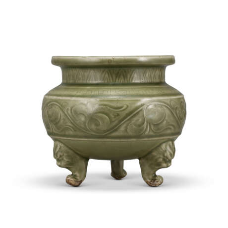 A MOULDED AND CARVED YAOZHOU CELADON-GLAZED TRIPOD CENSER - фото 2