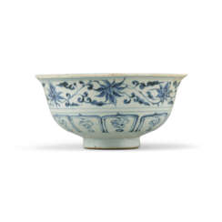 A RARE BLUE AND WHITE ‘MANDARIN DUCKS’ BOWL