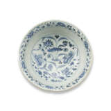 A RARE BLUE AND WHITE ‘MANDARIN DUCKS’ BOWL - photo 2