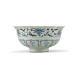 A RARE BLUE AND WHITE ‘MANDARIN DUCKS’ BOWL - photo 3