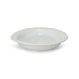 A DEHUA INCISED ‘PEONY’ DISH - фото 2