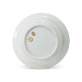 A DEHUA INCISED ‘PEONY’ DISH - фото 3