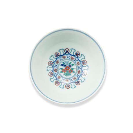 A DOUCAI ‘FLORAL BOUQUET’ BOWL - photo 2