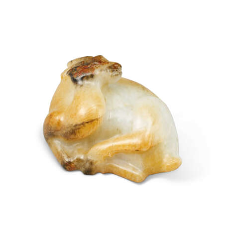 A WHITE JADE CARVING OF A DEER - Foto 2