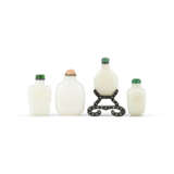 A GROUP OF FOUR WHITE JADE SNUFF BOTTLES - Foto 1