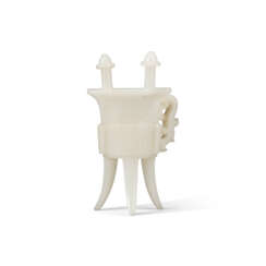 A WHITE QUARTZ ARCHAISTIC TRIPOD VESSEL, JIA