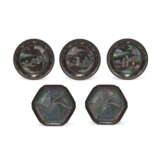 THREE MOTHER-OF-PEARL-INLAID AND GOLD FOILED LACQUER DISHES AND TWO MOTHER-OF-PEARL-INLAID FLORAL-FORM HEXAGONAL LACQUER DISHES - фото 1