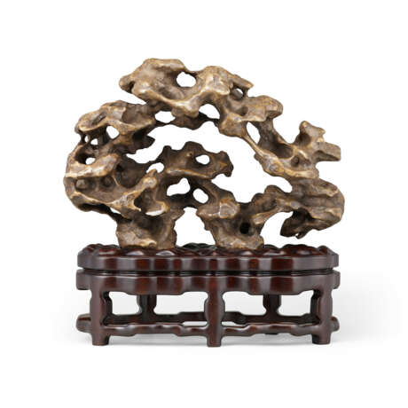 A DARK BEIGE LINGBI SCHOLAR'S ROCK - Foto 1