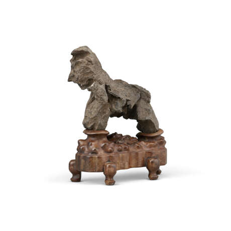 A HOUND-FORM SCHOLAR'S ROCK - фото 5