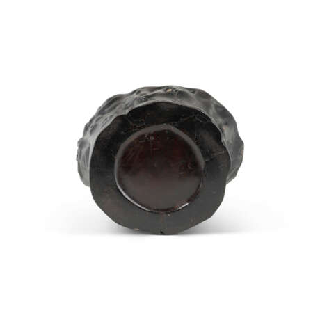 A ZITAN TREE-TRUNK FORM BRUSH POT - photo 3