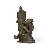A BRONZE FIGURE OF YOGAMBARA AND JNANA DAKINI - Foto 4