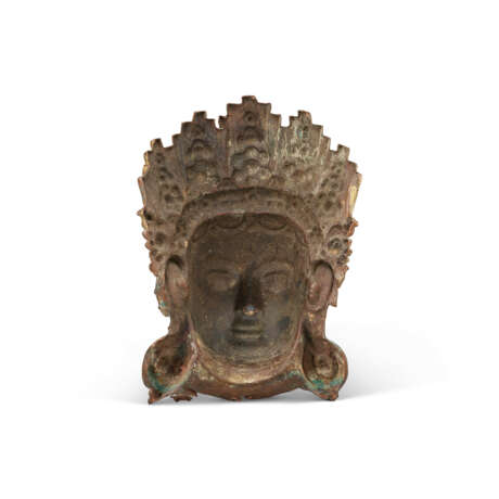 A COPPER ALLOY REPOUSSÉ LINGA MASK FACE - фото 2 A COPPER ALLOY REPOUSSÉ LINGA MASK FACE - фото 2