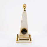 1 LARGE PENDULUM CLOCK IN THE SHAPE OF AN OBELISK - Foto 4