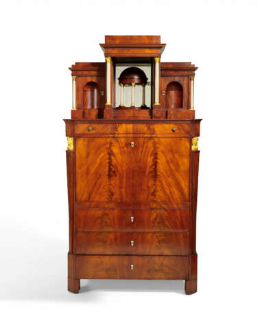 MAHOGANY WRITING CABINET WITH ARCHITECTURAL ELEMENTS - Foto 2 MAHOGANY WRITING CABINET WITH ARCHITECTURAL ELEMENTS - Foto 2