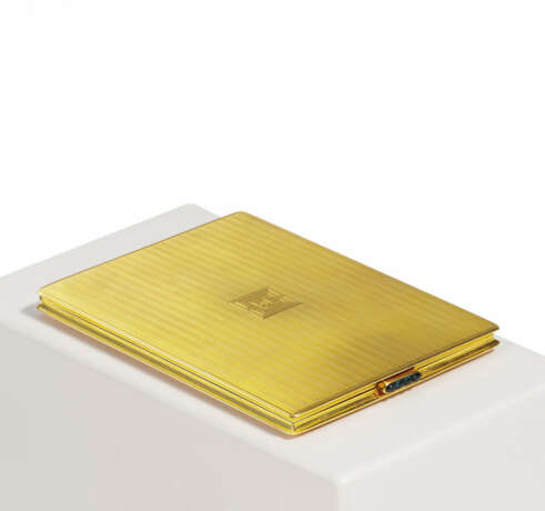 18k GOLD LARGE ART DECO CIGARETTE CASE - photo 1 18k GOLD LARGE ART DECO CIGARETTE CASE - photo 1
