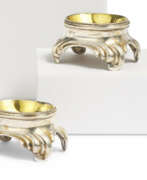 Aperçu. SILVER PAIR OF OVAL SALT SHAKERS