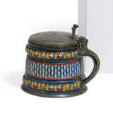 STONE TANKARD WITH NOTCH CUT PATTERN - фото 1