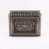 RENAISSANCE-STYLE IRON CEREMONIAL CASKET - photo 3