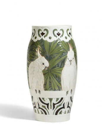 LARGE UNIQUE PORCELAIN VASE WITH COCKATOOS - фото 2 LARGE UNIQUE PORCELAIN VASE WITH COCKATOOS - фото 2