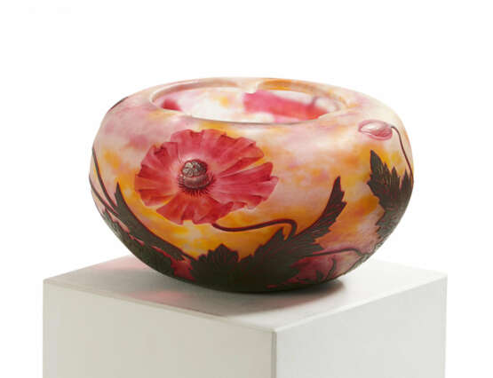 LARGE GLASS BOWL 'PAVOTS D'ORIENT' - photo 1 LARGE GLASS BOWL 'PAVOTS D'ORIENT' - photo 1