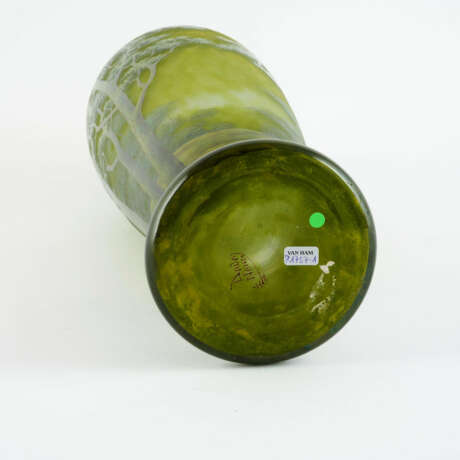 LARGE OVERLAID GLASS VASE 'ARBRES EN ÉTÉ" - photo 4 LARGE OVERLAID GLASS VASE 'ARBRES EN ÉTÉ" - photo 4