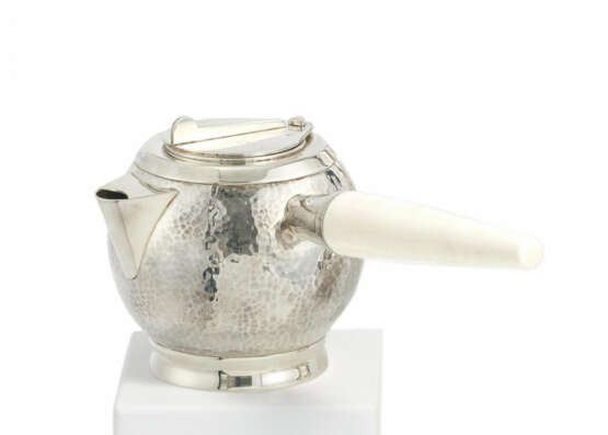 SILVER & IVORY TEA EXTRACT POT - photo 2 SILVER & IVORY TEA EXTRACT POT - photo 2