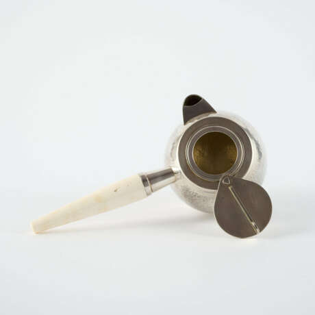 SILVER & IVORY TEA EXTRACT POT - photo 4 SILVER & IVORY TEA EXTRACT POT - photo 4