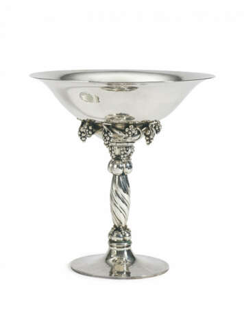 LARGE SILVER TABLE CENTREPIECE WITH GRAPE DECORATIONS - photo 1