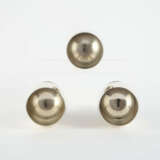 SERIES OF THREE SILVER CUPS WITH GRAPE DECOR - Foto 3