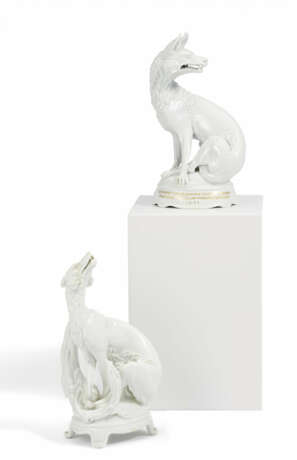 TWO WHITE PORCELAIN FIGURINES OF WOLVES FROM THE CENTREPIECE 'REINEKE FUCHS' - photo 1 TWO WHITE PORCELAIN FIGURINES OF WOLVES FROM THE CENTREPIECE 'REINEKE FUCHS' - photo 1