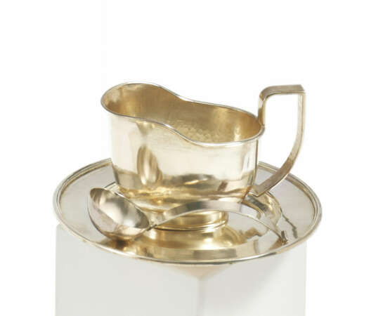 SILVER SAUCE BOAT WITH SPOON ON ROUND STAND - photo 1