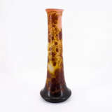 LARGE GLASS VASE 'FEUILLES DE VIGNE ET RAISINS' - photo 1