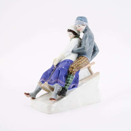 PORCELAIN FIGURINE ENSEMBLE OF LUGE GROUP - photo 1 PORCELAIN FIGURINE ENSEMBLE OF LUGE GROUP - photo 1