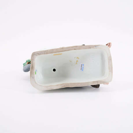 PORCELAIN FIGURINE ENSEMBLE OF LUGE GROUP - photo 3 PORCELAIN FIGURINE ENSEMBLE OF LUGE GROUP - photo 3