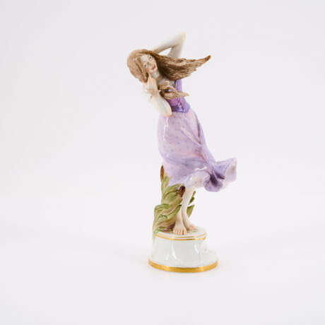 PORCELAIN GIRL IN THE WIND - фото 1 PORCELAIN GIRL IN THE WIND - фото 1