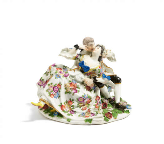 PORCELAIN ENSEMBLE OF GALANT LOVERS - photo 1
