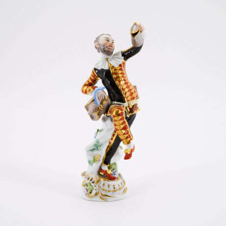 PORCELAIN HARLEQUIN WITH LIDDED JUG - photo 1 PORCELAIN HARLEQUIN WITH LIDDED JUG - photo 1