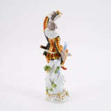 PORCELAIN HARLEQUIN WITH LIDDED JUG - photo 2