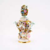 PORCELAIN POTPOURRI VASE WITH AMORETTI - фото 1