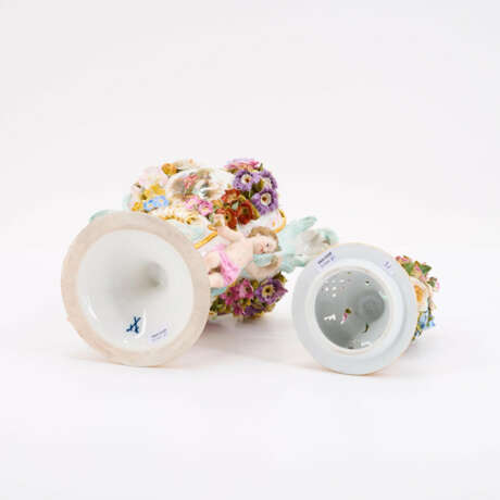 PORCELAIN POTPOURRI VASE WITH AMORETTI - фото 4