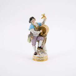 PORCELAIN FIGURINE OF A WINE GROWER