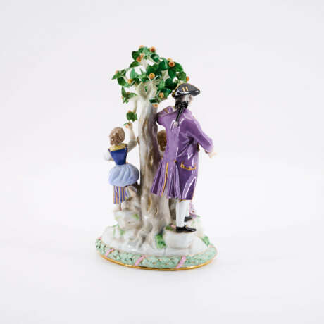 PORCELAIN ENSEMBLE OF GARDENERS AT THE APPLE TREE - photo 2