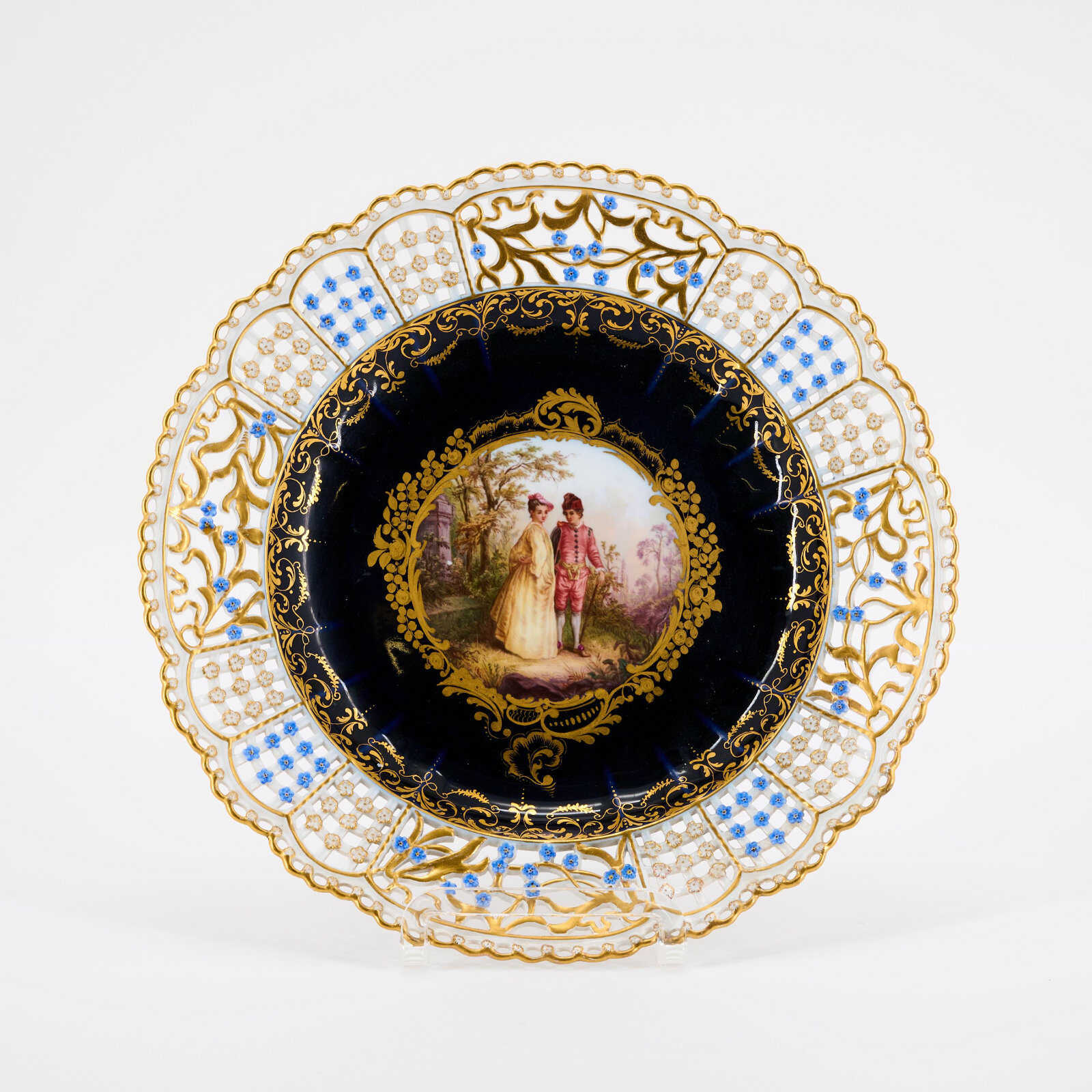 PORELAIN PLATE WITH WATTEAU SCENE PORELAIN PLATE WITH WATTEAU SCENE