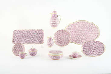 PORCELAIN MOCHA SERVICE WITH WALLPAPER PATTERNS FOR SIX PEOPLE