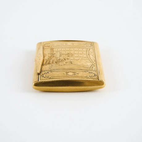 GOLD CARD CASE WITH FINELY ENGRAVED INTERIOR SCENE - photo 2