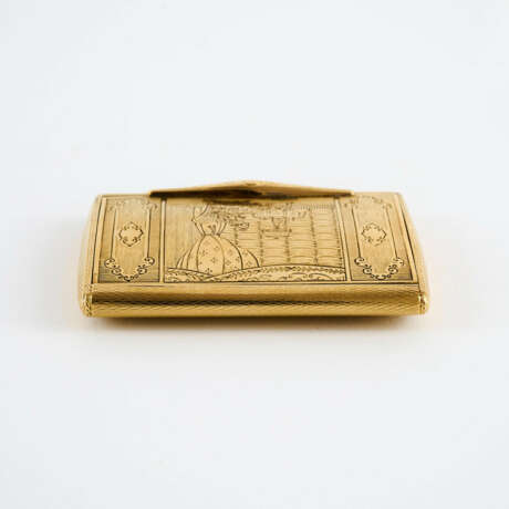 GOLD CARD CASE WITH FINELY ENGRAVED INTERIOR SCENE - photo 3