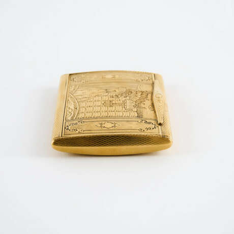 GOLD CARD CASE WITH FINELY ENGRAVED INTERIOR SCENE - photo 4
