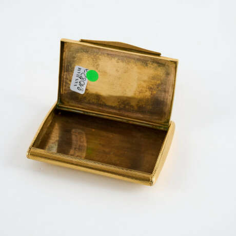 GOLD CARD CASE WITH FINELY ENGRAVED INTERIOR SCENE - photo 6