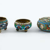 SMALL ROUND SILVER BOX AND TWO SMALL SALT CONTAINERS WITH COLOURFUL ENAMEL DECOR - photo 2